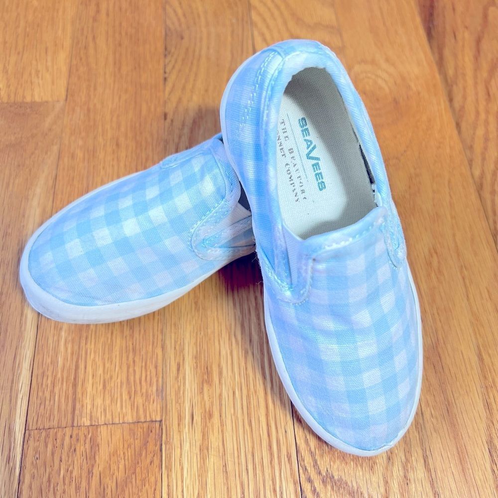 Seavees toddler size 9 shoes by the The Beaufort Bonnet Company (blue gi…